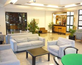 Hotel Montecarlo - צ'יאנצ'יאנו טרמה - לובי