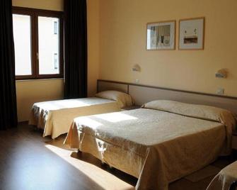 Hotel Barbieri - Altomonte - Bedroom