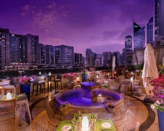 Corniche Hotel Abu Dhabi - אבו דאבי - מסעדה