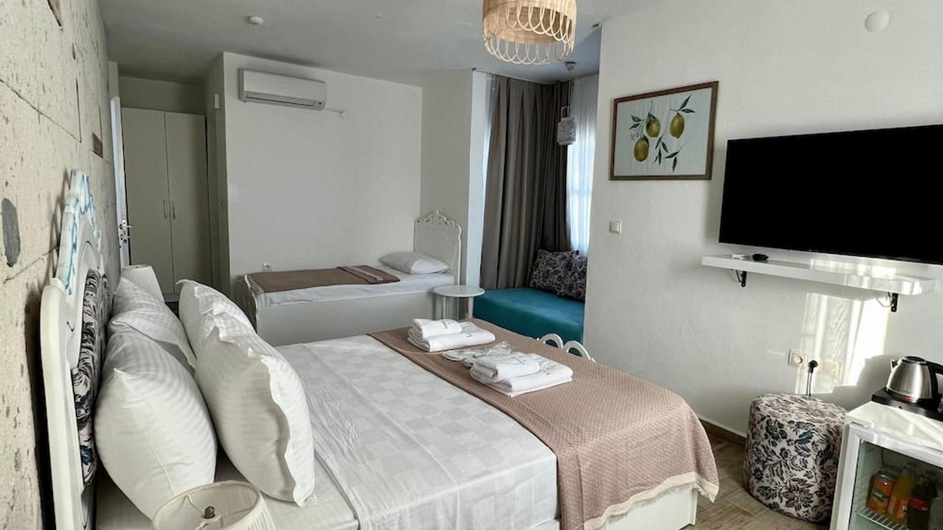 Alacati Limonaia Hotel