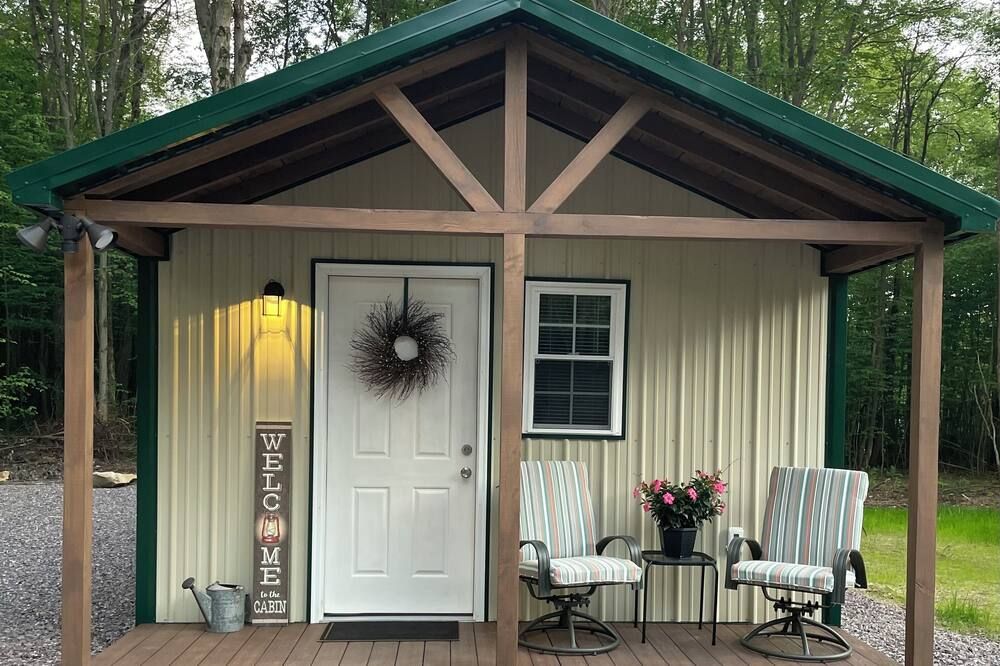 Country cabin 1. Minutes from Flight 93 Memorial/Mountain Ridge ATV Park.