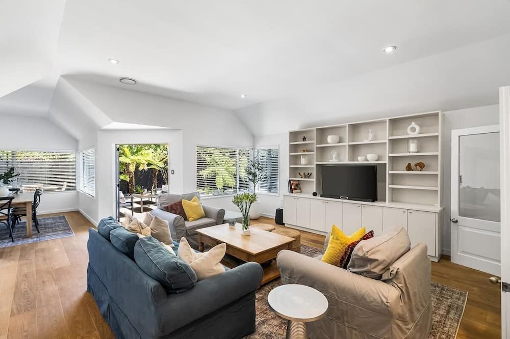 Kaleido Nook Enchanting 3BR Magic on Rugby Street - כרייסטצ'רץ' - סלון