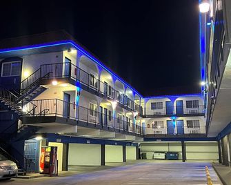 Cloud 9 Inn LAX - Inglewood - Building