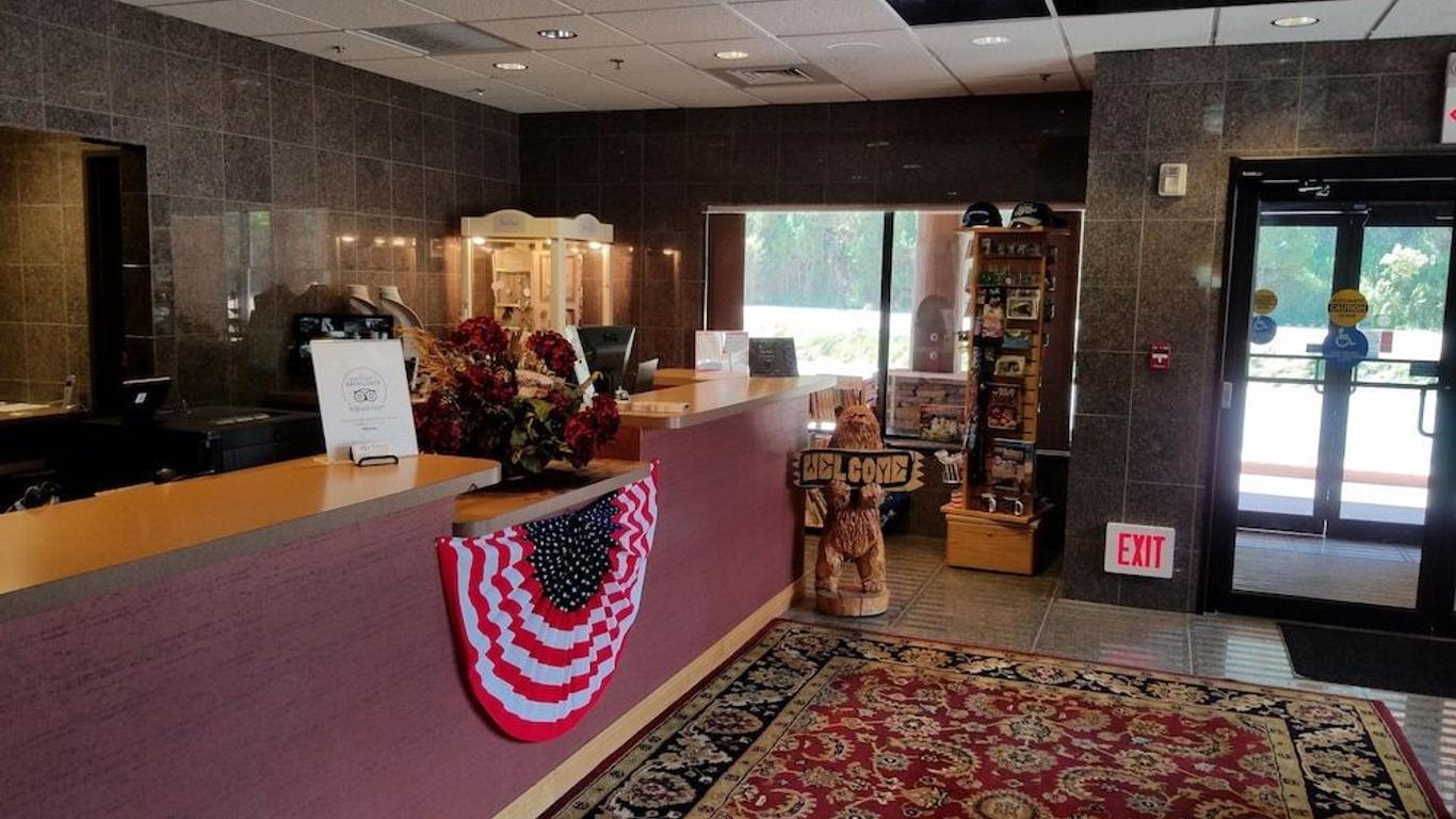 Rushmore Express & Suites