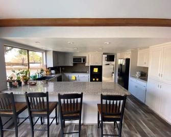 Chalet-style Home Perfect for Family - Heated Pool - Simi Valley - Kitchen