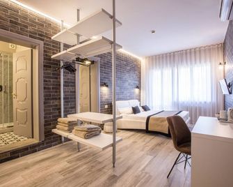 Hotel Ariston - Venice - Bedroom