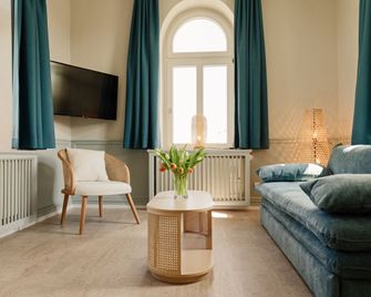 Hotel Dünenschloss mit Private Spa - Zinnowitz - Living room