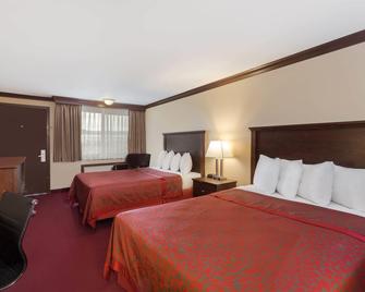 Days Inn by Wyndham Auburn - Auburn - Bedroom