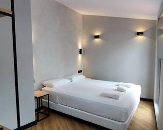 Sweet Sevilla Hostel - Seville - Bedroom