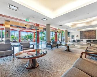 Esplanade Pool Stay over Two Units, A Darwin Oasis - Darwin - Lobby