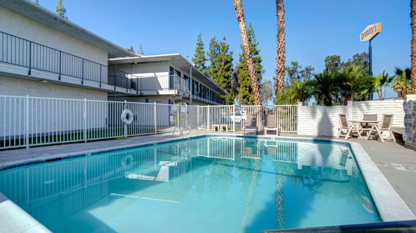 موتل 6 بيكرزفيلد، كاليفورنيا - ساوث