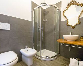 B&B I Portici Di Sottoripa - Γένοβα - Μπάνιο