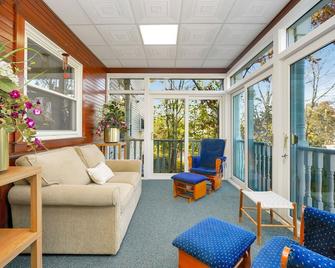 Large Home with indoor pool Close to Casino, Lakes, and Mountains - Oxford - Sala de estar