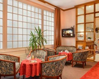 Logis Hôtel Des Châteaux De La Loire - Tours - Lounge