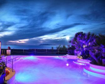 Hotel Il Gabbiano Beach - Terme Vigliatore - Pool