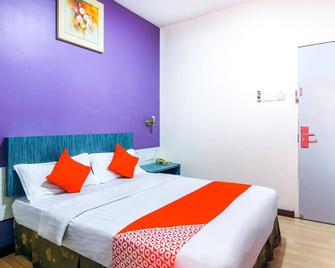 Super OYO 43930 Hotel Esplanade - Sandakan - Ložnice