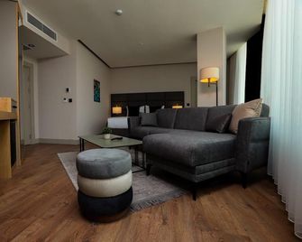 Brand Business Hotel - Çorlu - Wohnzimmer