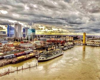 23-2 · Marvelous Midtown stay with a Modern Twist! - Sacramento