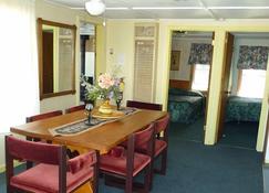 Silver Springs Cottage Resort - Maynooth - Dining room