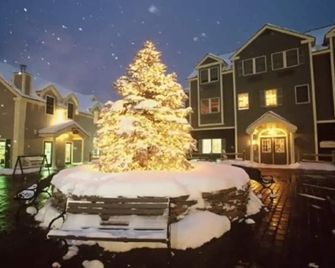 Ski-In/Ski-Out at Jiminy Peak in the Country Inn - Hancock - Edificio