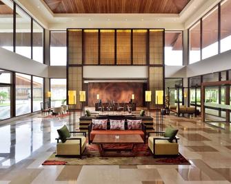 Radisson Blu Resort & Spa Karjat - Karjat - Lobby
