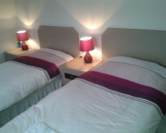 Overnight Stays Stockport - Stockport - Bedroom