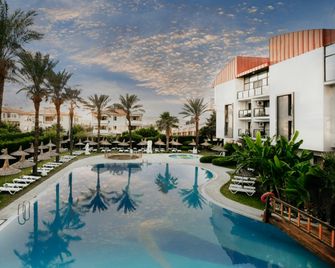 Piril Hotel Thermal Beauty Spa - Cesme - Piscine