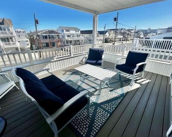 New Listing: Walk to Beach & Town in Charming Sea Isle, NJ! - Sea Isle City - Balkon