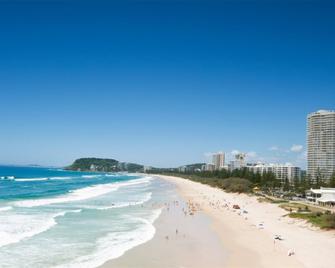 Cascade Gardens Apartments - Surfers Paradise - Beach