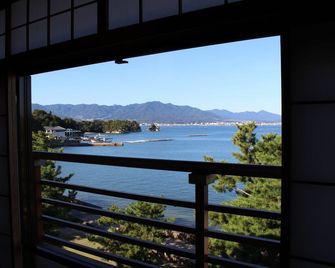 Miyajima Seaside Hotel - Hiroshima - Balcó