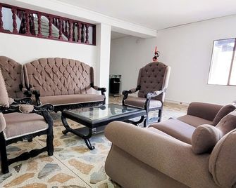 Hotel Acapulco Caucasia - Caucasia - Sala de estar