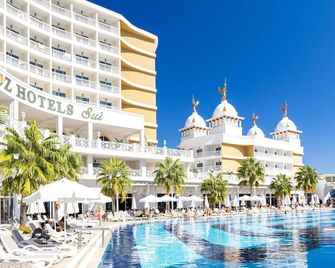 Oz Hotels Sui - Okurcalar - Pool