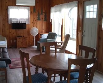 Cottage with an incredible view of the dunes and Silver Lake - Silver Lake - Comedor