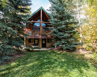 Ski Cabin Near Park City -Sleeps 15-Hot Tub-Arcade - Kamas - Edificio