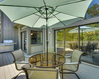 Salem Vacation Rental with Lake Keowee Access! - Salem - Patio