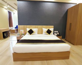 Hotel Nirvana Inn and Banquet-Near Expo Mart Greater Noida - Greater Noida
