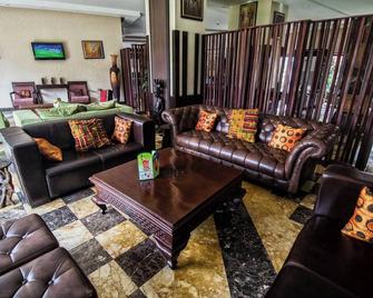 Camas Hotel & Suite Asero Abeokuta - Abeokuta - Sala de estar