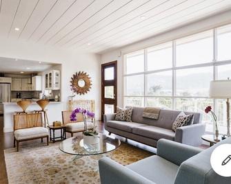 Carmel Oasis By The Sea - Monterrey - Sala de estar