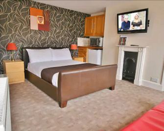 Central Hotel Cheltenham by Roomsbooked - Cheltenham - Bedroom