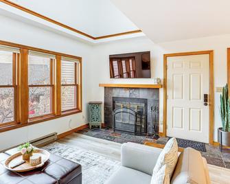 2 Mi to Dtwn Durango Family Resort Retreat! - Durango - Sala de estar