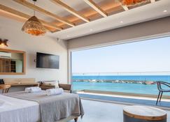Skipper Beachfront Suites - Hersonissos - Bedroom