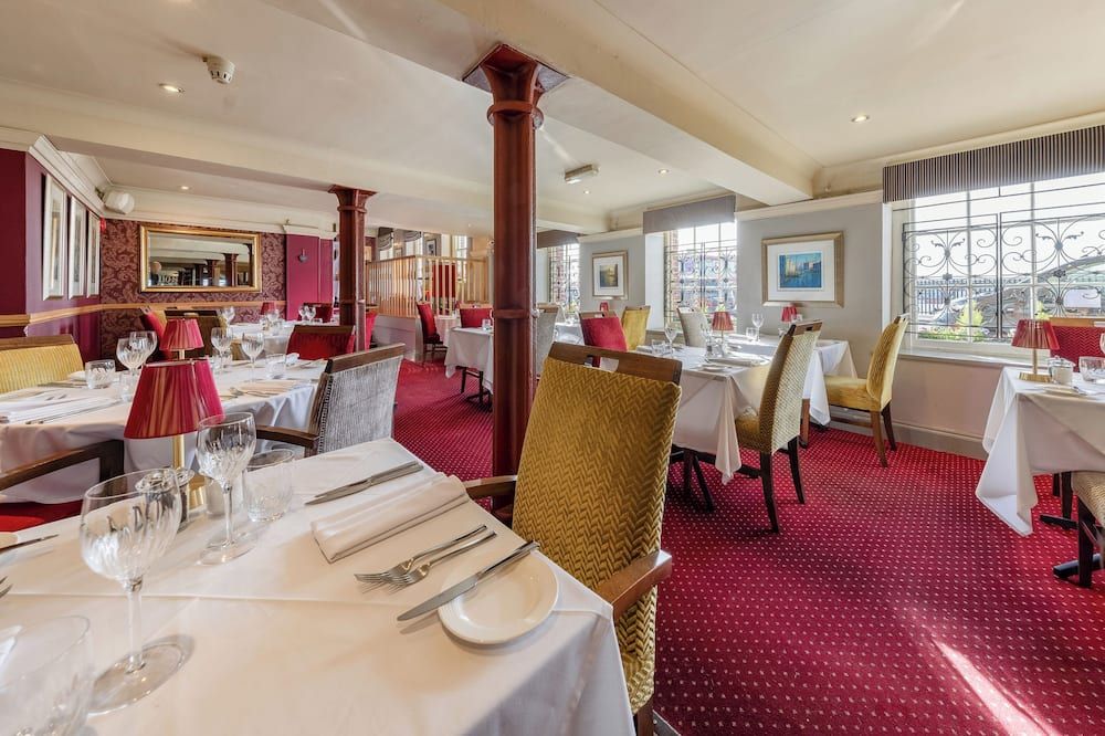 إنيوس بوتيك هوتل رومز