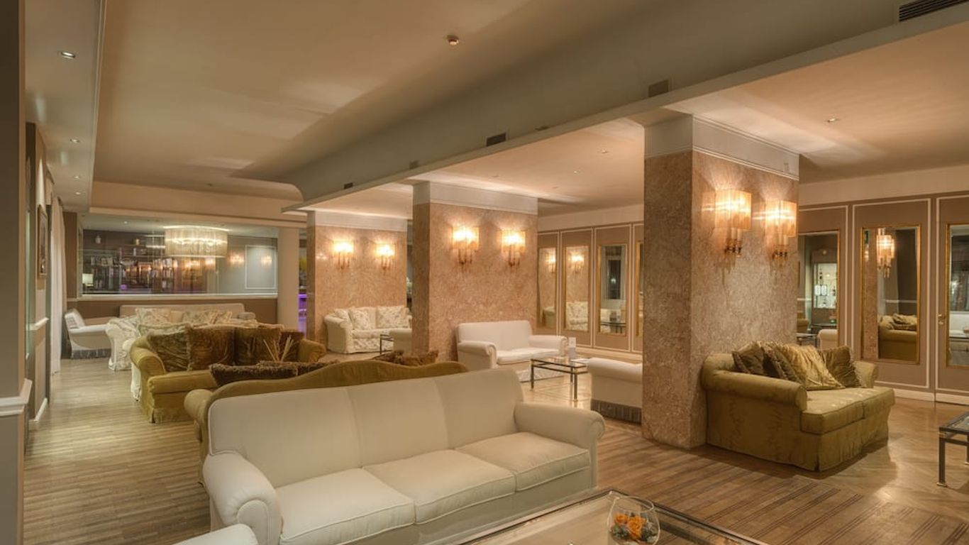 Plaza Hotel Lucchesi