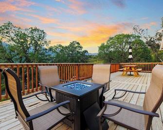 Casita 3 Rios Secluded Mountain Top Home Minutes to Sequoias & Kings Canyon - Three Rivers - Balkon
