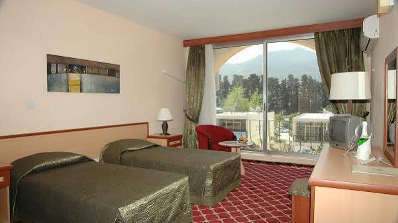 Life Hotel