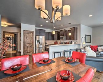 Main St Bozeman Condo - Walk to Parks & Eateries! - Bozeman - Dining room