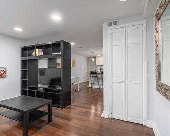 Cute & Comfortable English Basement Apt. in Capitol Hill! 50% Monthly Discount - Washington, D.C. - Living room