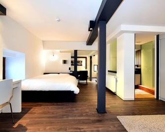 Chic Mansion in Robertville - Robertville - Ložnice