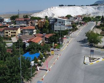 Ozbay Hotel - Pamukkale - Outdoor view