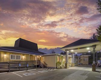 Best Western Pier Point Inn - Florence - Budova